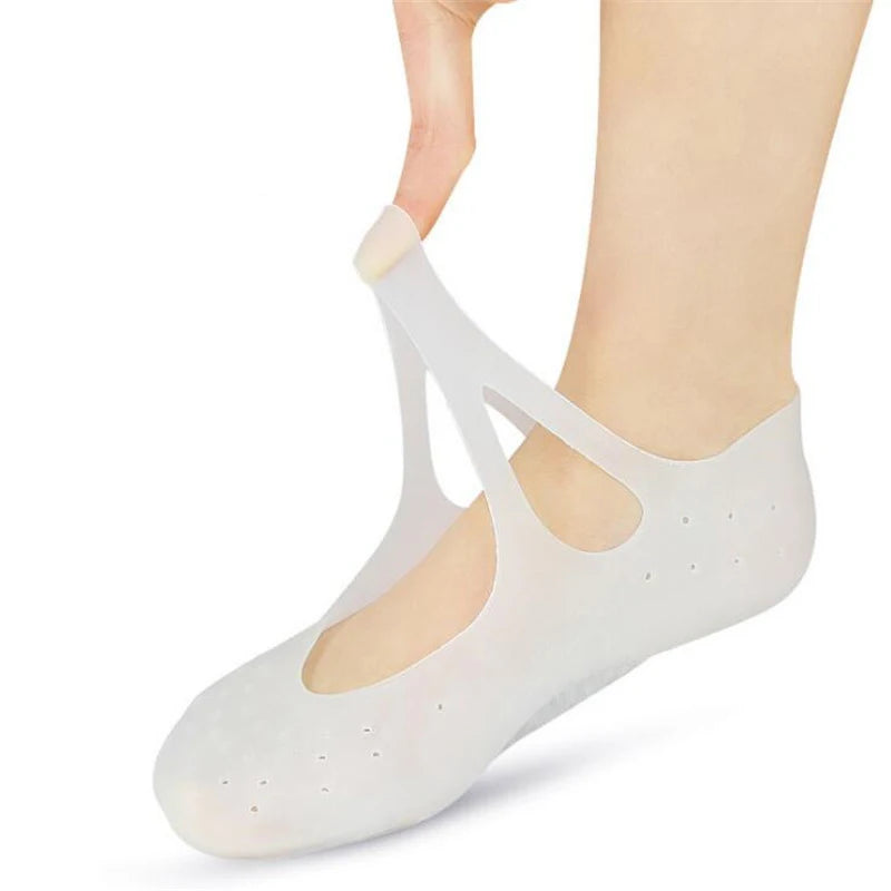 Revive and soothe your feet with our Moisturizing Gel Heel Socks. Designed for cracked skin care, these breathable silicone socks provide deep hydration and protection, helping to restore your feet to soft, smooth health. Available in sizes for both men and women. Perfect for foot care, pedicure health, and massaging bliss!