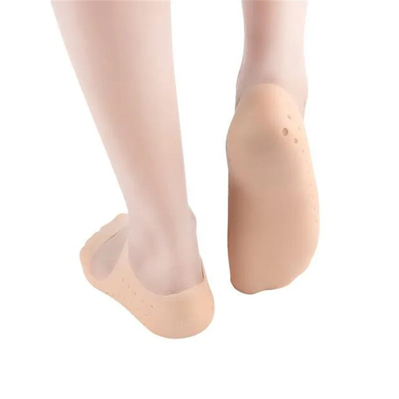 Revive and soothe your feet with our Moisturizing Gel Heel Socks. Designed for cracked skin care, these breathable silicone socks provide deep hydration and protection, helping to restore your feet to soft, smooth health. Available in sizes for both men and women. Perfect for foot care, pedicure health, and massaging bliss!